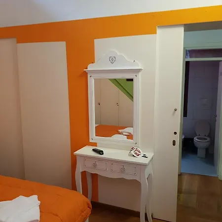 לינה וארוחת בוקר Ca' Del Sol 3*